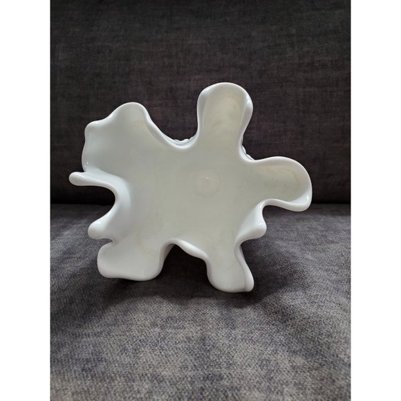 Fenton Hobnail Milk Glass Swung Ruffle Vase Crimped White Bouquet USA Vintage - Picture 5 of 9